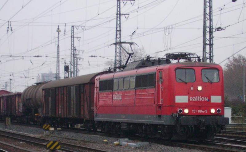 151 004 am 7.1.06 in Mannheim Hbf .