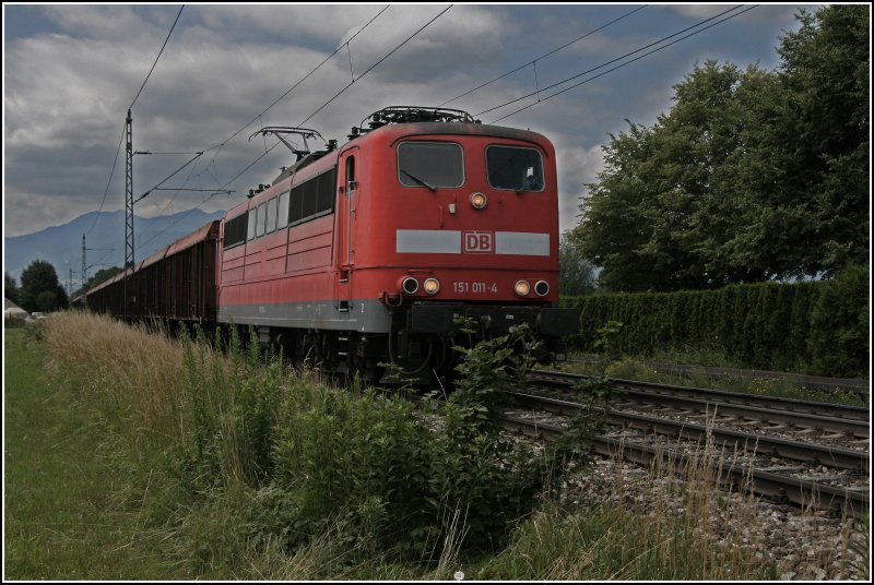 151 011 bringt einen leeren Holzzug Richtung Mnchen. (29.06.07)