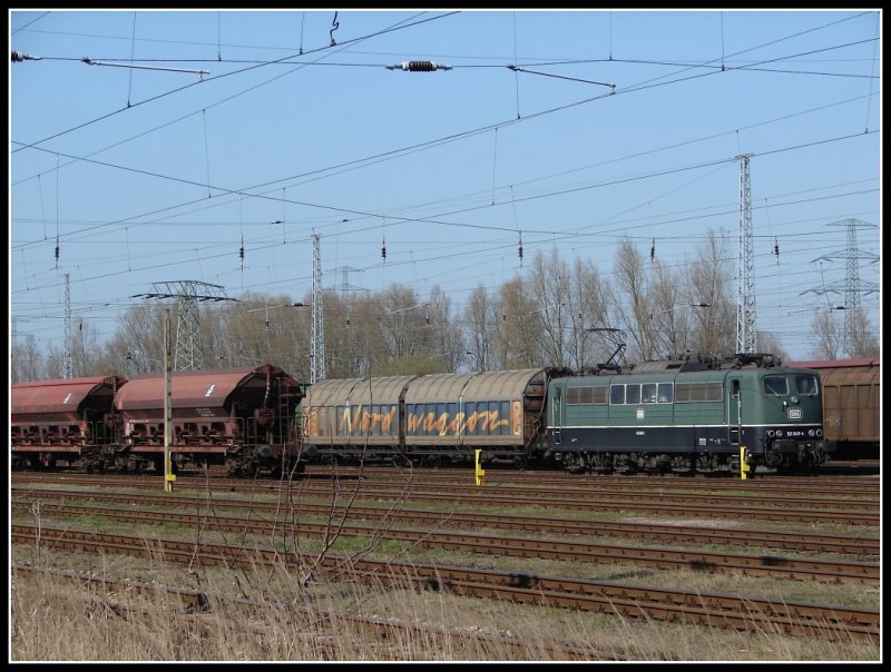 151 049 kurz vor der Abfahrt aus dem Rostocker Seehafen. Aufgenommen am 27.2.07 am Hp Hinrichsdorferstrae