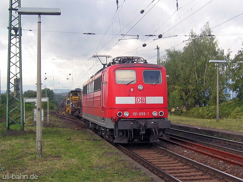 151 055-1 in Wiesbaden Biebrich am 5. Oktober 2006