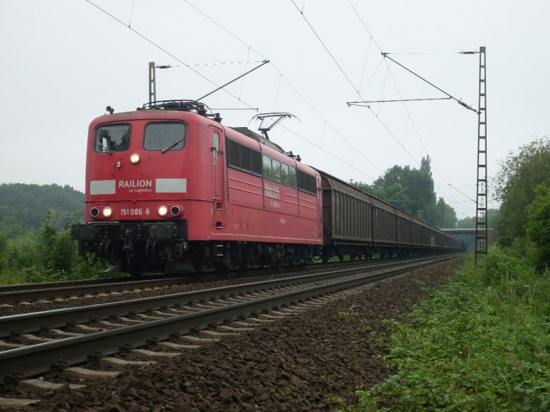 151 086 mit Schiebewandwagen in Hannover Limmer