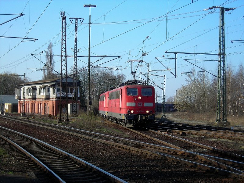 151 100 und 151 121 mit einem Erzzug in Lehrte