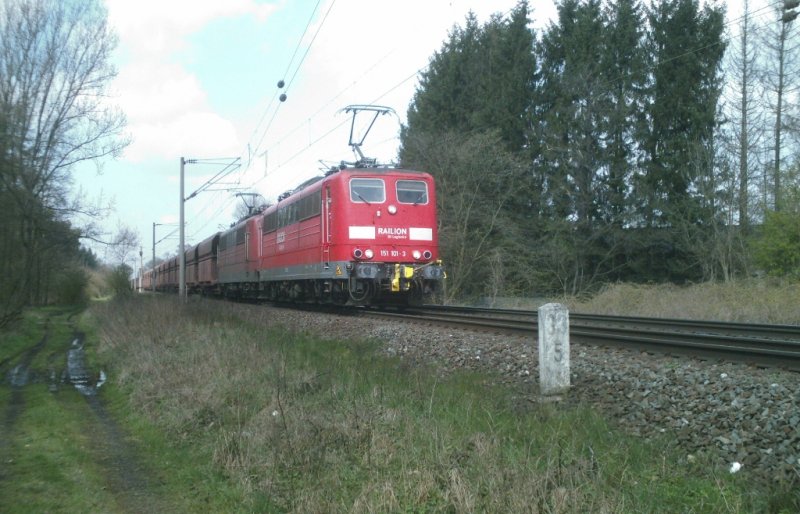 151 101-3 mit Erzzug Hhe Peine am12.04.2008