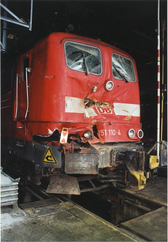 151 110 nach dem Unfall in Taben im August 2004 in Saarbrcken.