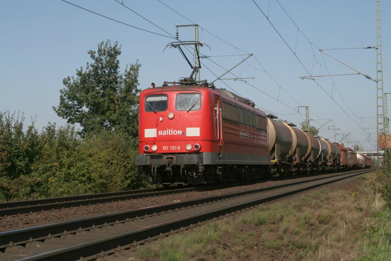 151 131 zieht ein Gemischten Gterzug sdlich von Regensburg.13.09.07