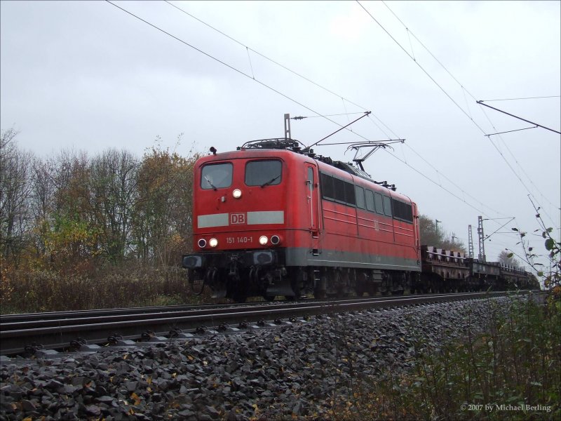 151 140-1 durchfhrt mit einem Gz den Gbf Gelsenkirchen Bismarck. 6.11.07