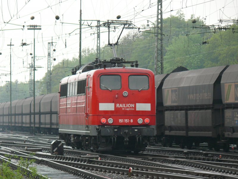 151 151-8 heute in Kln-Gremberg. Aufgenommen am 17/04/2009.