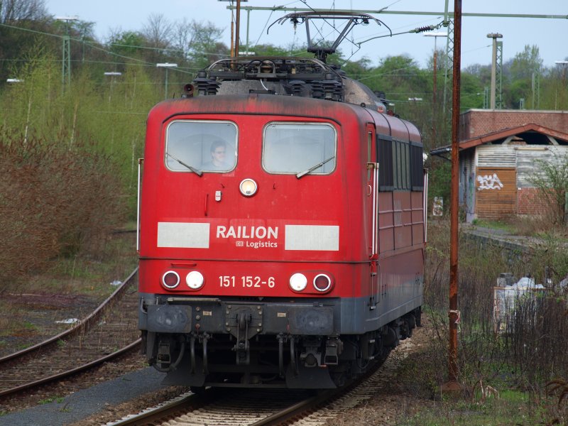 151 152-6 rangiert auf dem Aachener Westbahnhof