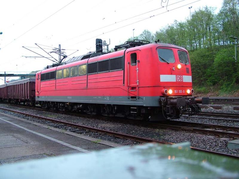 151 155-9 am 23.04.2005 mit einer SDL in Backnang (KBS784) in Richtung Kornwestheim.