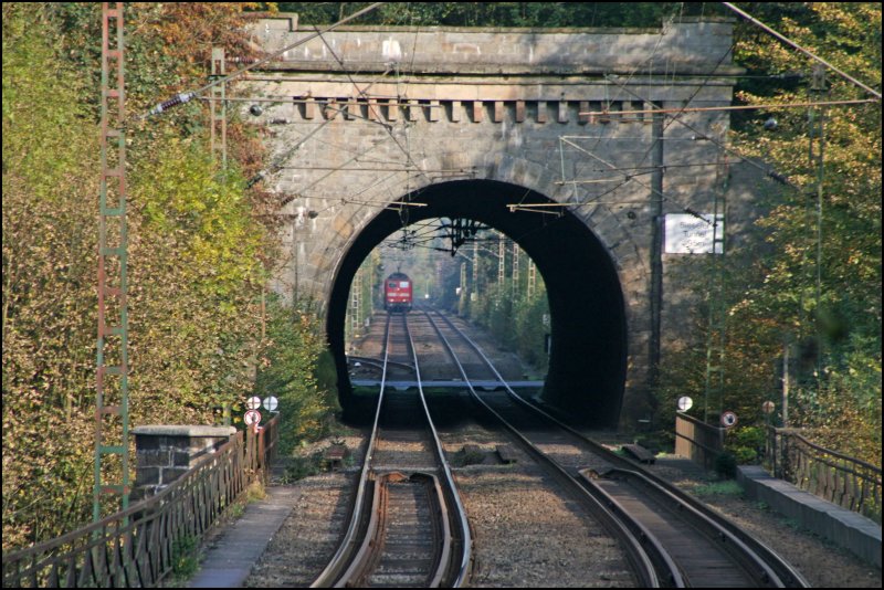 151 159 fhrt Lz von Finnentrop Richtung Norden. Hier bei Plettenberg am 08.10.07