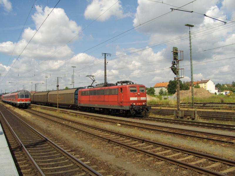 151 161-7 fuhr am 30.06.2005 durch Aschaffenburg Hbf.