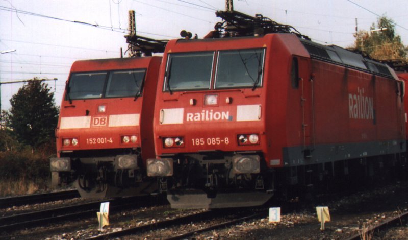 152-001 und 185-085 in Kornwestheim. November 2006