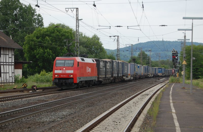 152 012-1 mit einem KLV am 6.6.2009 durch Kreiensen