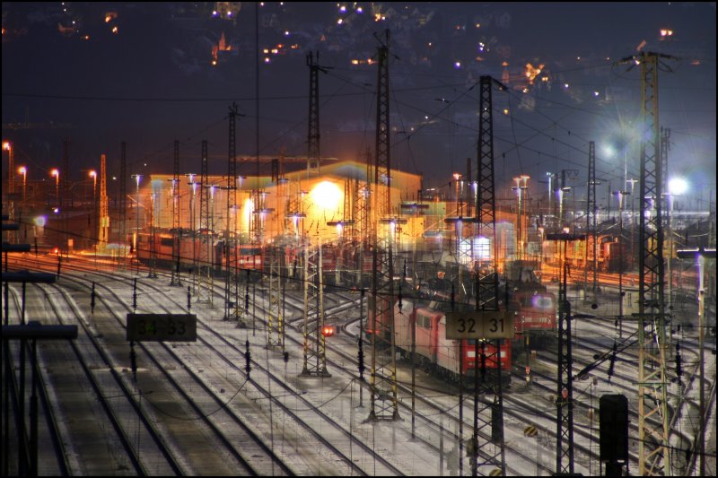 152 014(?), 185 162, 140 856 stehen mit weiteren Loks der Baureihe 140,155,152 und 294er in Hagen-Vorhalle.