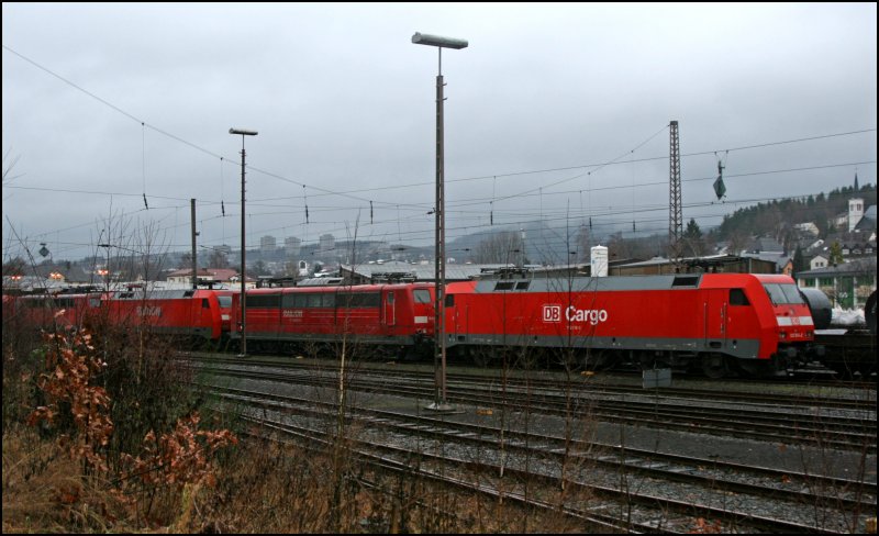 152 016, 151 024 und 152 022 warten in Kreuztal auf neue Aufgaben. (01.12.07)
