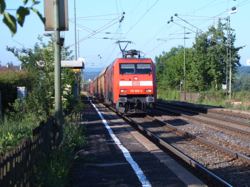 152 020-4 mit einem Gterzug-Umleiter von Kornwestheim RBF nach Nrnberg RBF am 19.05.07, aufgenommen in Hofen(b Aalen).