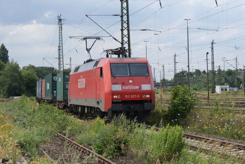 152 027-9 war mit einem Containerzug am 07.07.2009 in Richtung Seelzer Rbf. unterwegs.