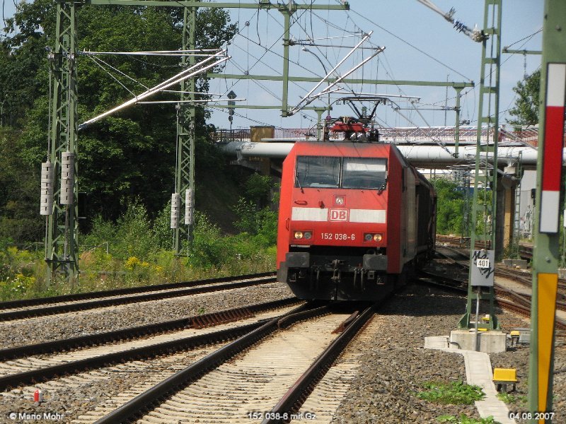 152 038-6 mit Gterzug durchfhrt gerade Berlin Gesundbrunnen