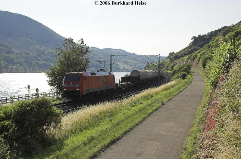 152 050 am 17.6.2006 zwischen Lorch und Assmannshausen