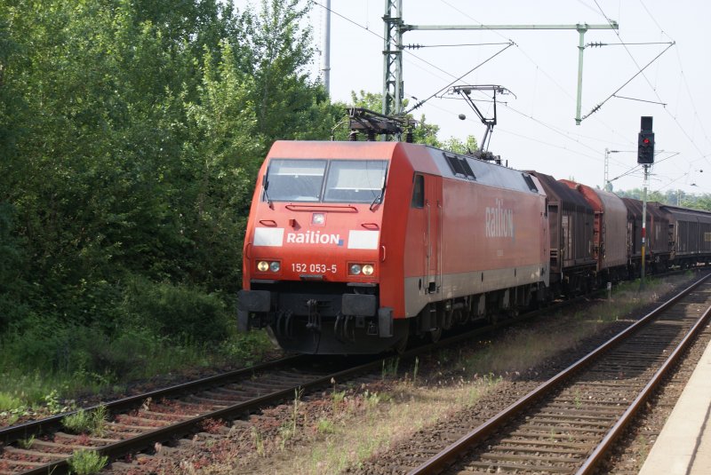152 053 mit GZ duchfhrt Braunschweig Hbf Richtung  Magdeburg (31.05.2008)