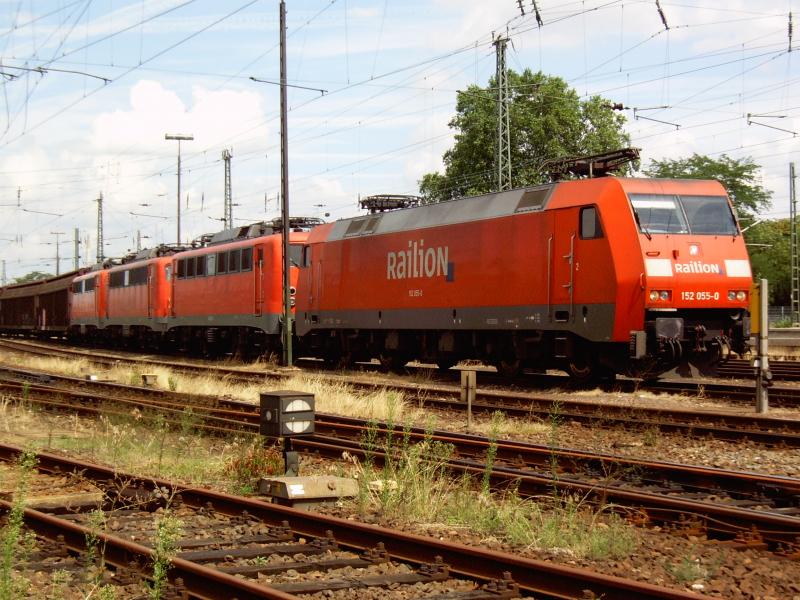 152 055 mit 3 140er in Worms.Fotografiert von der G�terhallenstra�e.