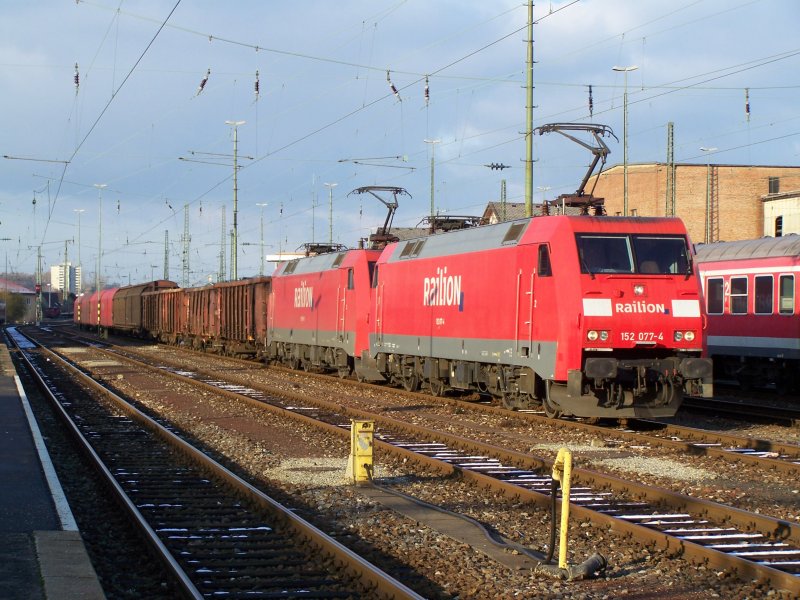 152 077 und 152 079 als Doppeltraktion in Aalen. Sie fuhren anschlieend mit deinem GZ nach Stuttgart-Hafen.