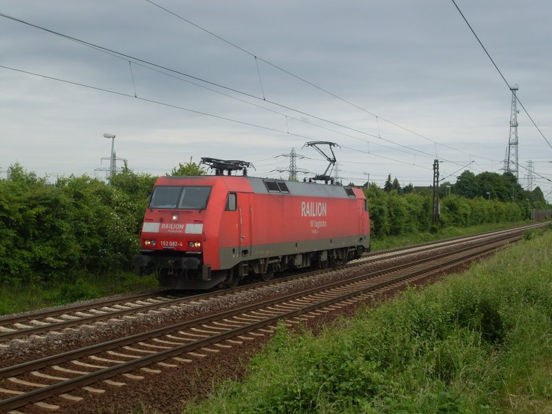 152 082 in Ahlten als Einzellok nach Seelze