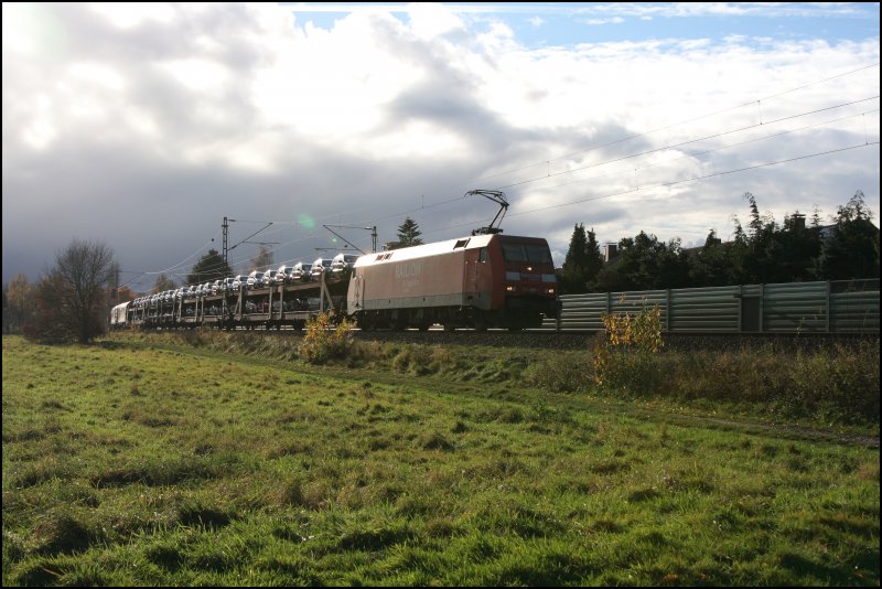 152 088 fhrt bei Haltern am See mit einem langen Gterzug Richtung Kste. (10.11.07)