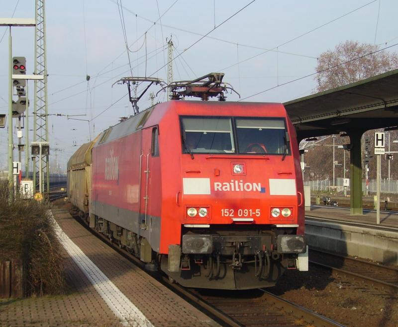 152 091 am 13.1.06 bei der Durchfahrt von Worms .