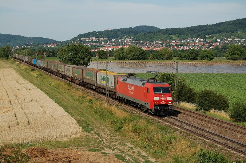 152 123-6 mit Gterzug fhrt in Grosachsen-Heddesheim Richtung Mannheim-Friedrichsfeld. 05.07.2008