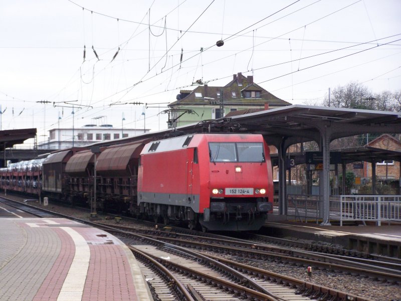 152 124 in Weinheim mit einem gemischtem Gterzug.