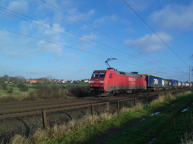 152 126-9 fhrt am 19.12.08 mit IKE 50257 ALSK - AHBIU durch Reinfeld (Holst.).