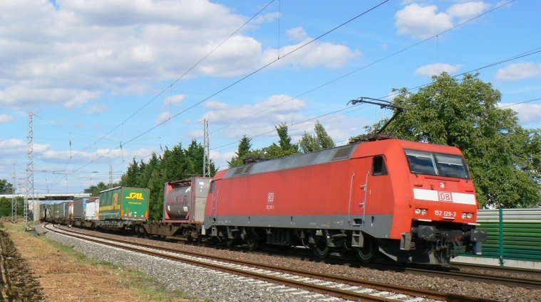 152 129 mit KLV-Zug in Waghusel.
