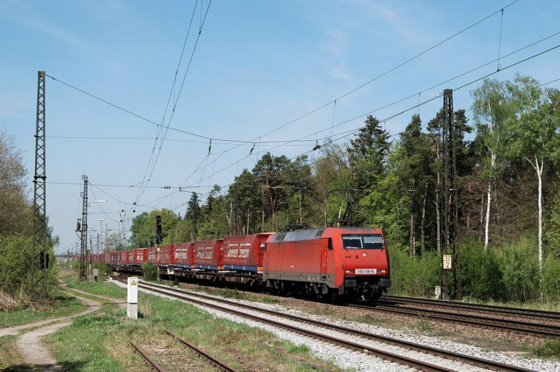 152 136 mit einem Gterzug in Haspelmoor (25.04.2007)