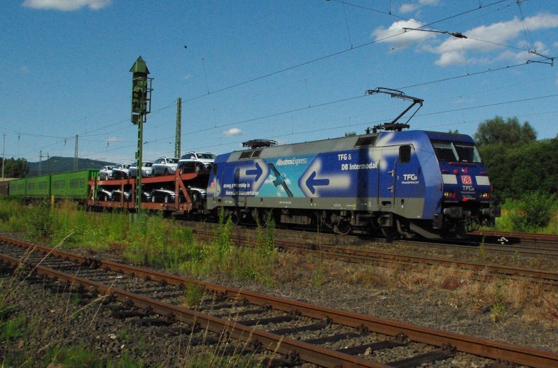 152 138-4 mit gemischten Gterzug in Fahrtrichtung Sden am 05.07.2009 durch Eschwege West.