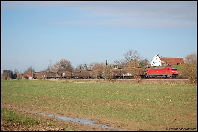 152 140-0 zieht am Morgen des 28.03.08 FZT 56086 von Stuttgart-Hafen nach Aalen, aufgenommen in der Nhe von Aalen-Essingen.