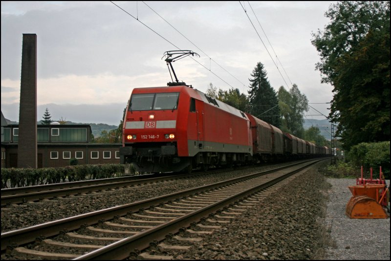 152 146 bringt einen Coilzug von Kreuztal oder Finnentrop Richtung Hagen. (03.10.07)