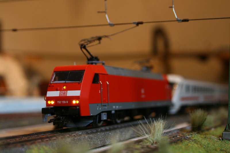 152 150-9 mit einem liegengebliebenen IC bei der Durchfahrt St.Georgen 10.6.08