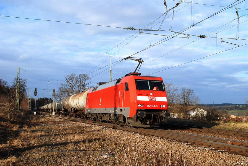 152 153 mit einem Kesselzug in A�ling (17.01.2007)