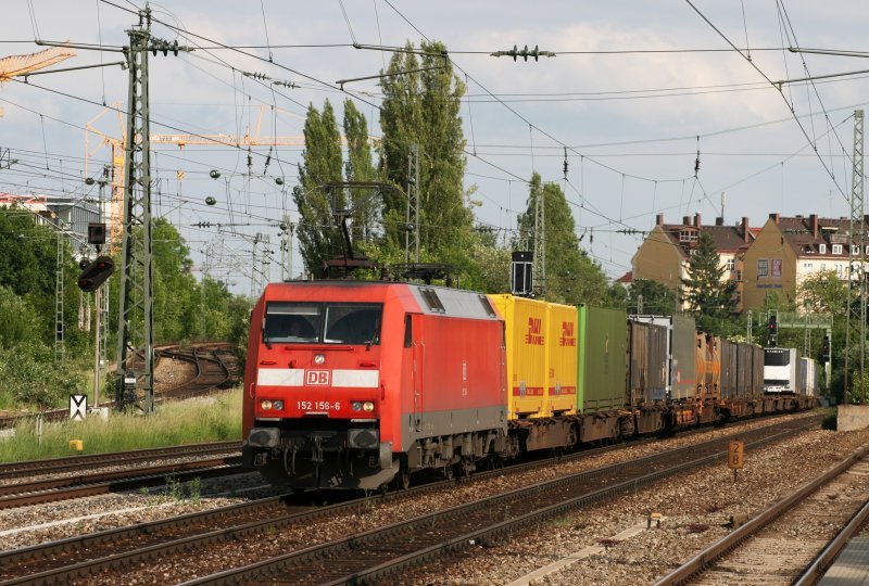 152 156 mit einem G�terzug am 27.05.2009 am Heimeranplatz in M�nchen.