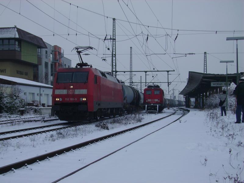152 168 am 28.12.05 bei der Ausfahrt von Worms .