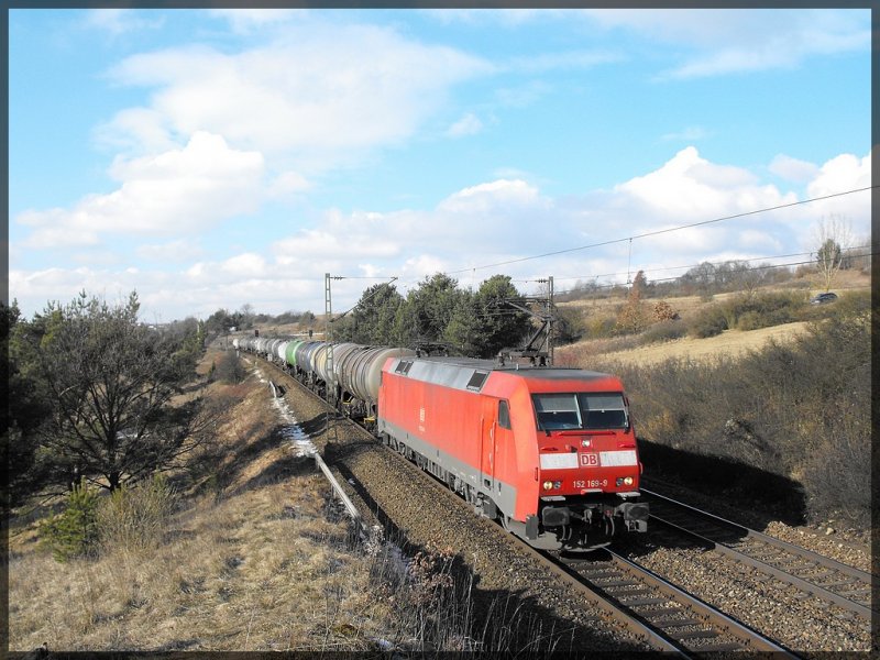 152-169 am Kesselwagenzug bei Laaber.(KBS 880)