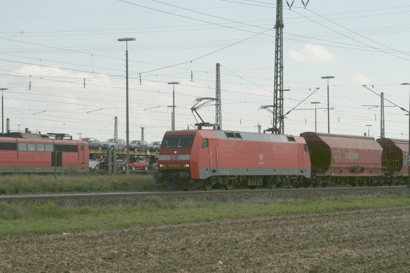 152 169 mit ein Getreidezug bei Regensburg Ost.13.09.07