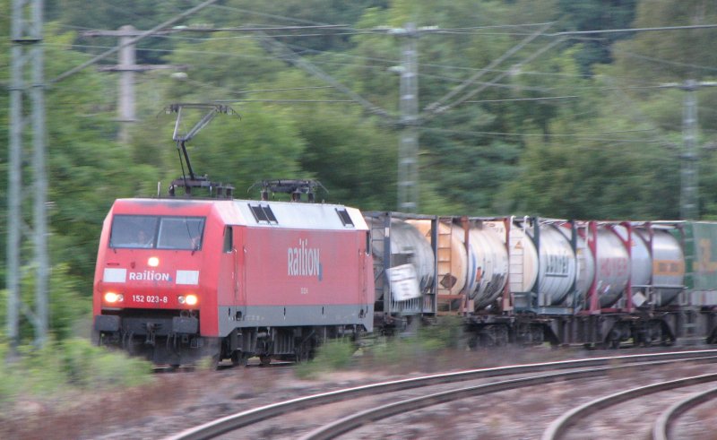 152023-8 mit Gterzug in Richtung Stuttgart aufgenommen am 18.06.07 21:21 in Maulbronn West