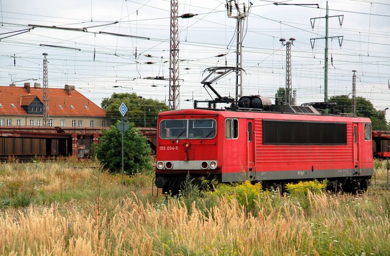 155 004 rangiert am 03.08.09 vor das Bw Magdeburg-Rothensee.