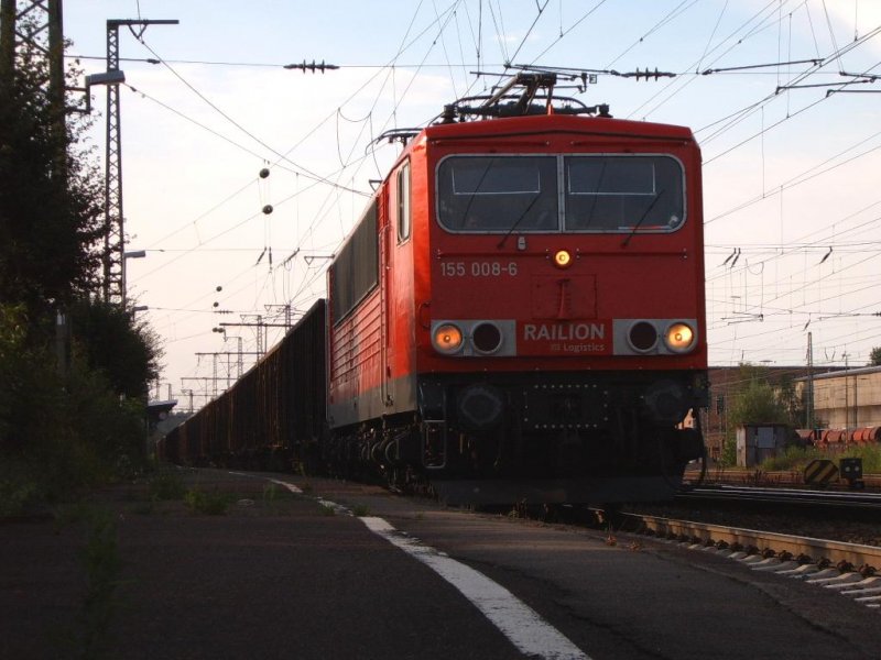 155 008-6 prescht am 14.06.07 mit dem CS 60706 von Harburg (Schwaben, MHRG) nach Heilbronn durch den Aalener Bahnhof.