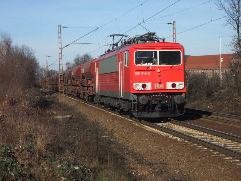 155 016-9 mit Sch�ttgutwagen am 9.2.2008 durch Limmer -> Linden