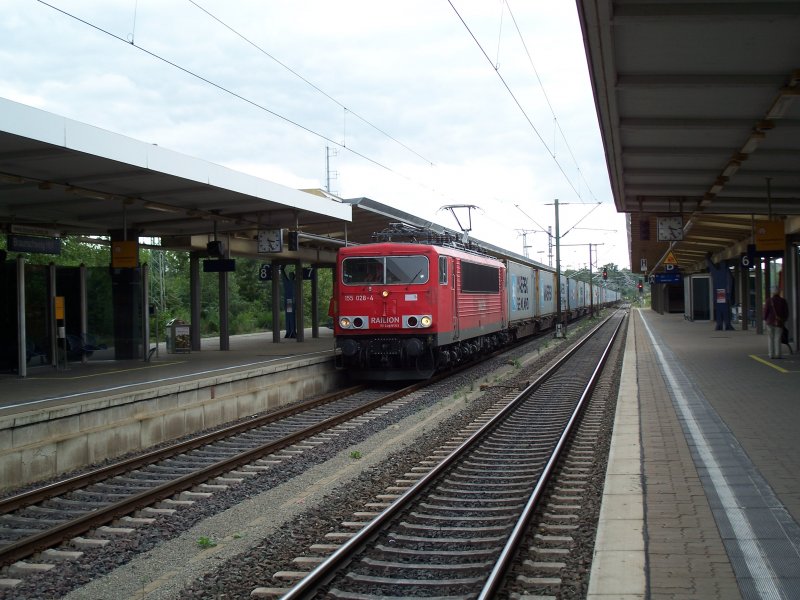 155 028 durchfhrt Braunschweig Hbf richtung Osten (29.8.2007)