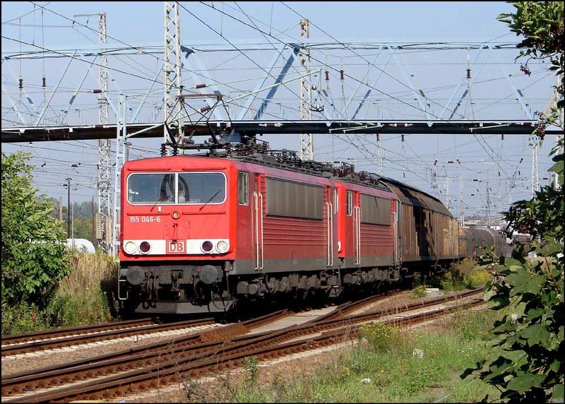 155 046-6 & 155 262-9  vor TEC45516, kurz nach der Ausfahrt aus dem Hbf Stralsund. (am 16.09.06)
