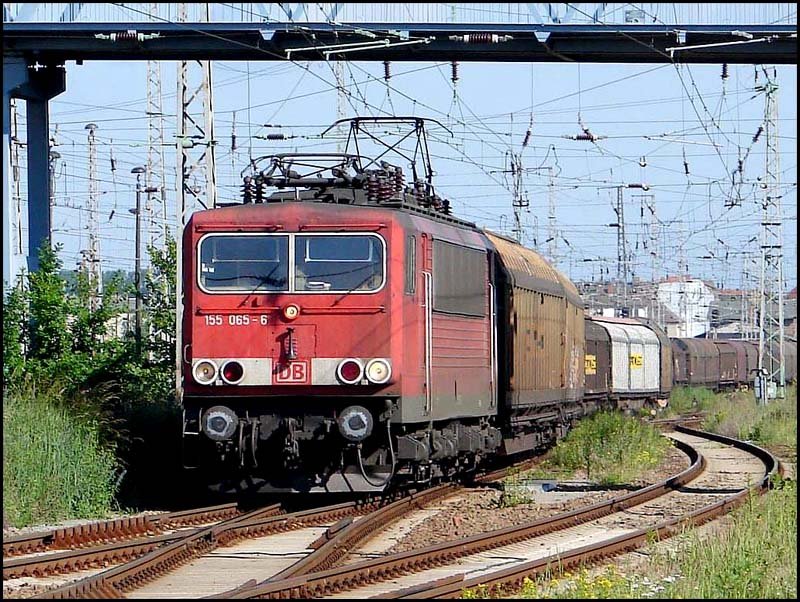 155 065-6 verlsst mit TEC45504 den Hbf Stralsund   ( am 23.06.06) 